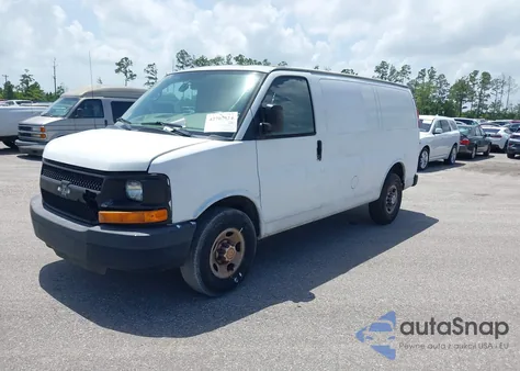 2015 Chevrolet Express 2500 Work Van z USA, uszkodzony, nr VIN 1GCWGFCF2F1184210